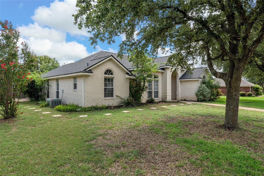 1200 Stonehill Circle Property Photo 3