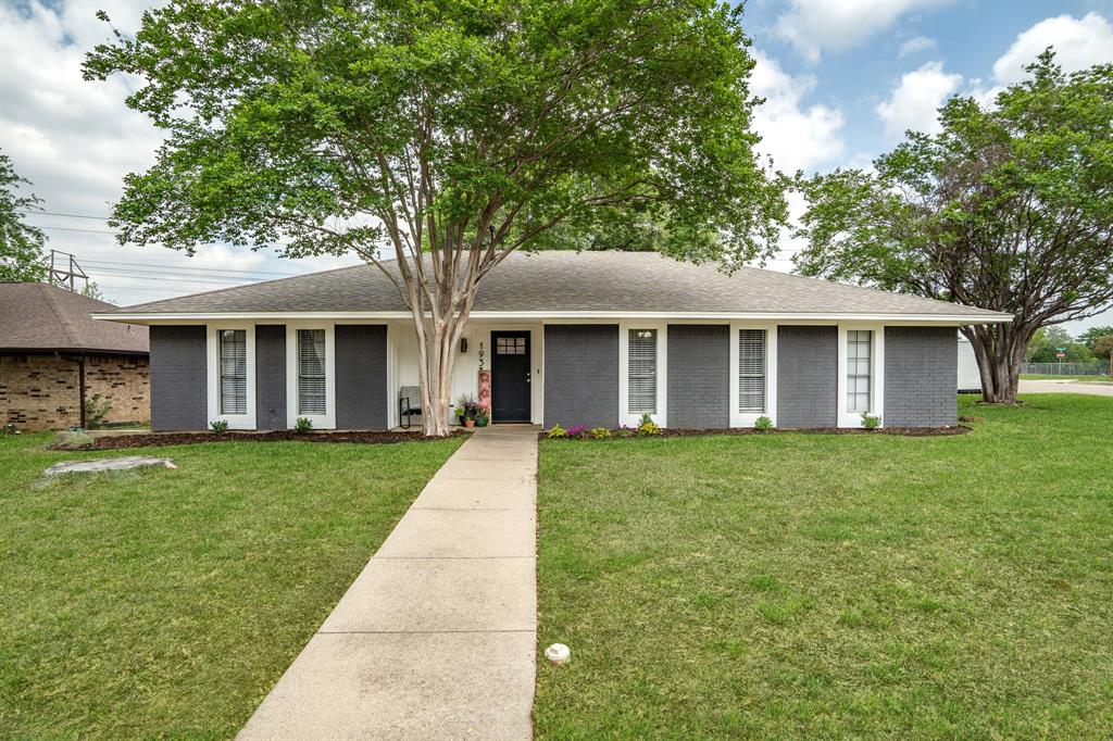 1933 Maxwell Drive Property Photo