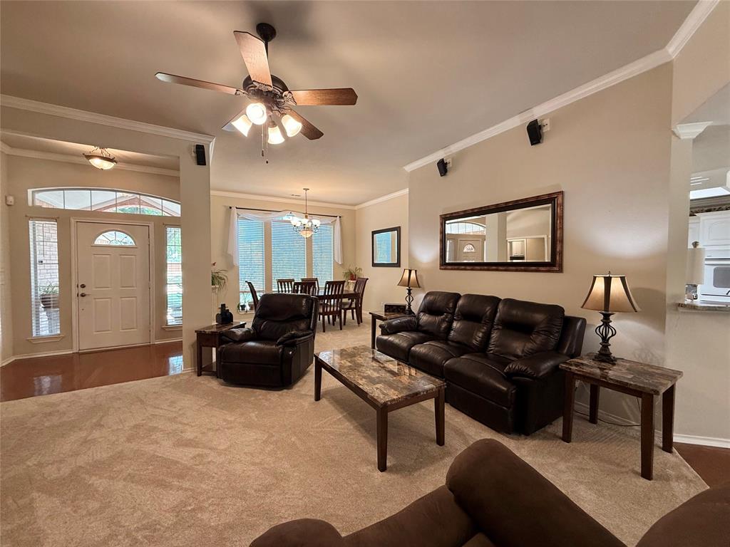 1025 Oak Hollow Lane Property Photo 8