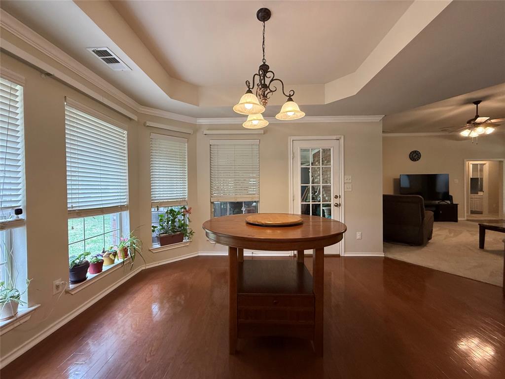 1025 Oak Hollow Lane Property Photo 10