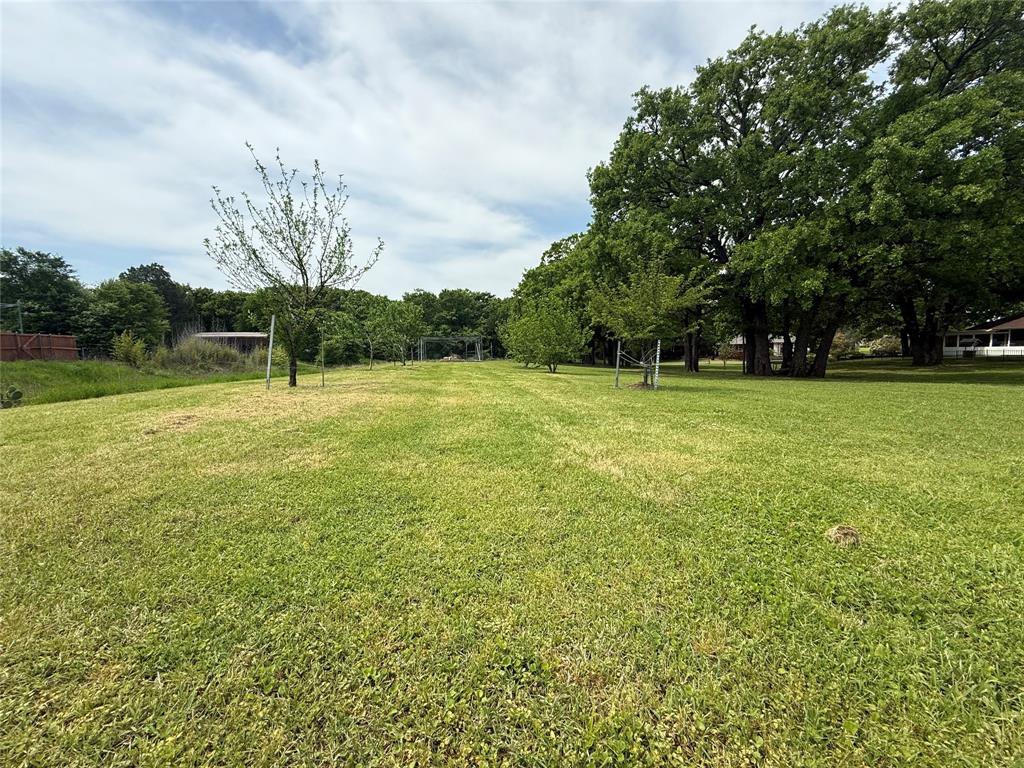 1025 Oak Hollow Lane Property Photo 12