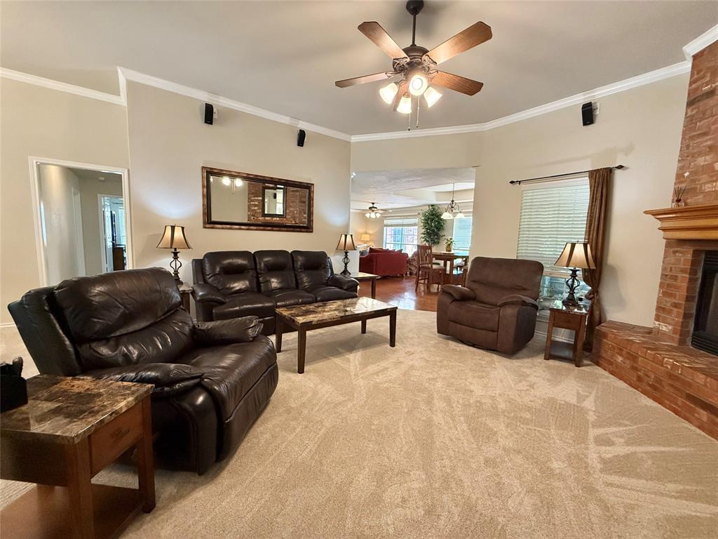 1025 Oak Hollow Lane Property Photo 15