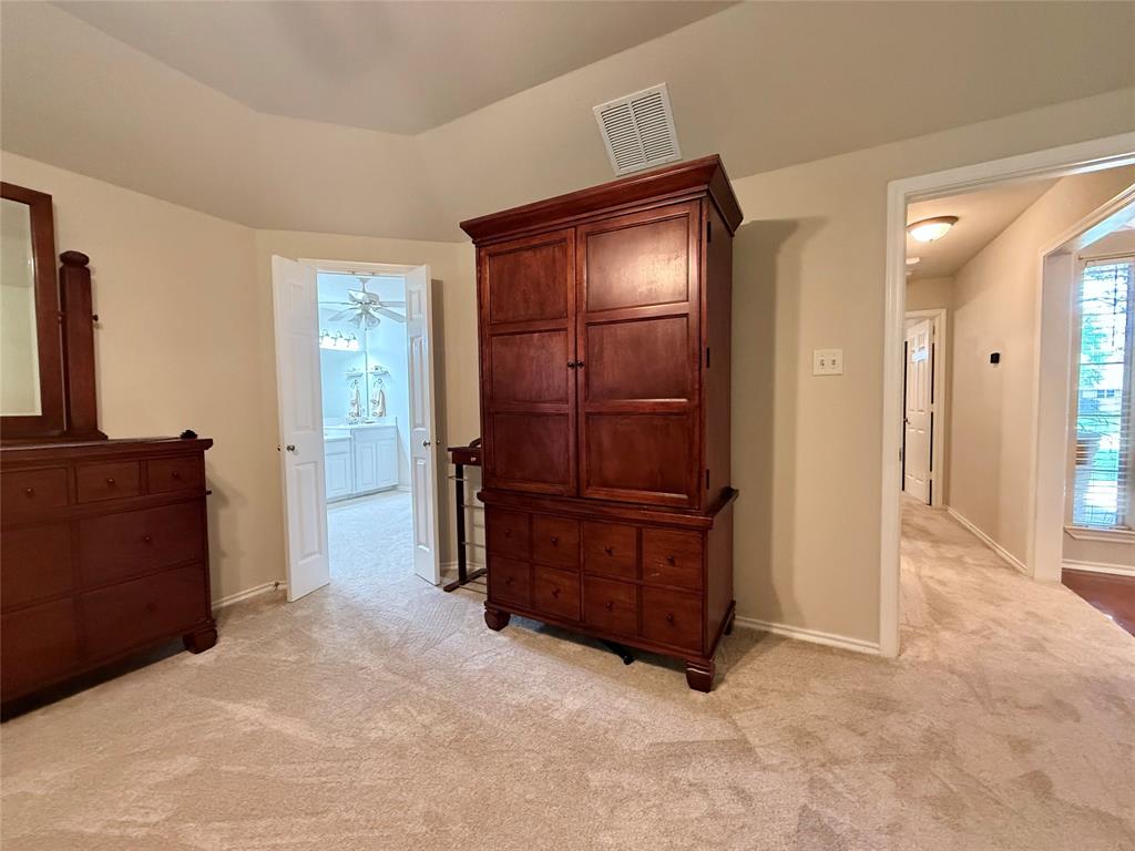 1025 Oak Hollow Lane Property Photo 22