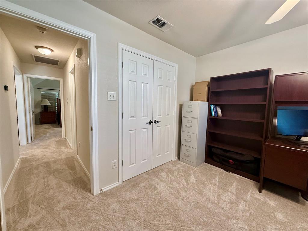 1025 Oak Hollow Lane Property Photo 27