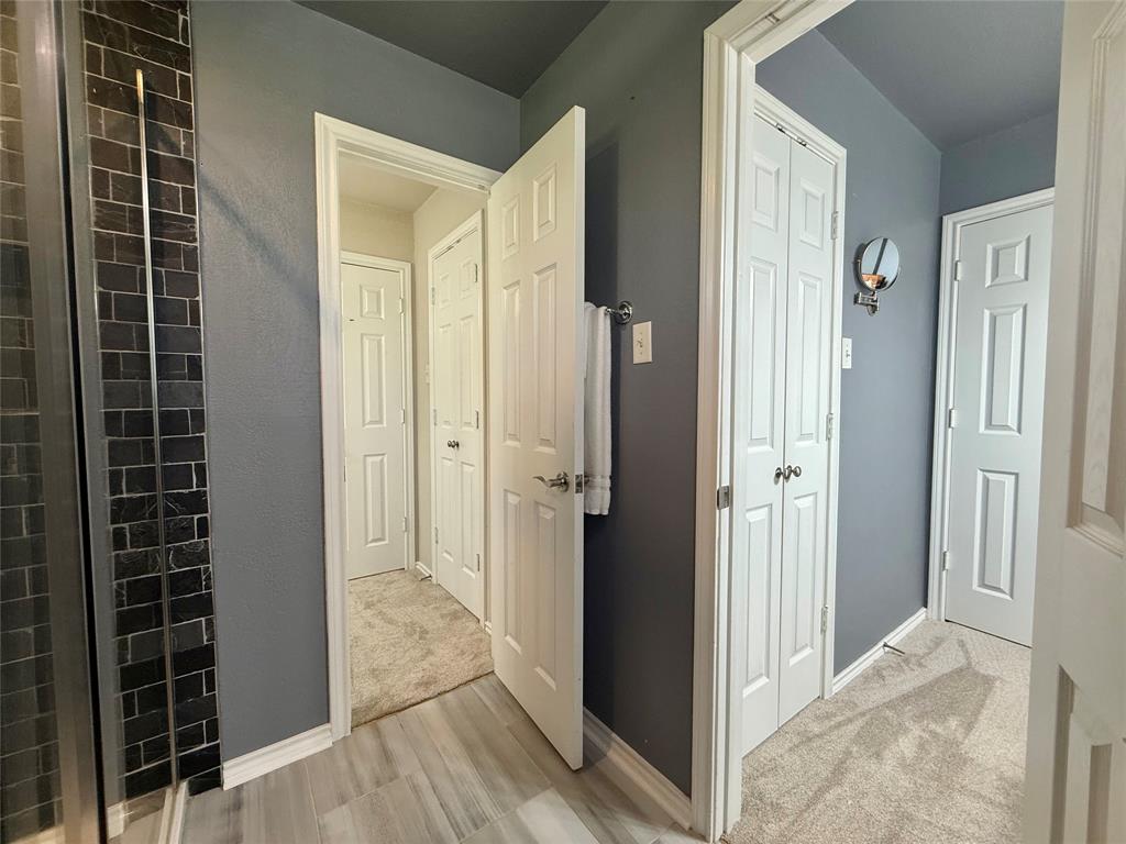 1025 Oak Hollow Lane Property Photo 35