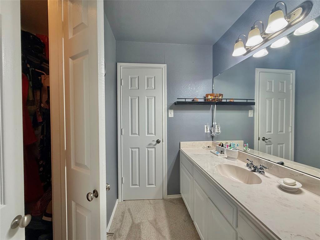 1025 Oak Hollow Lane Property Photo 36