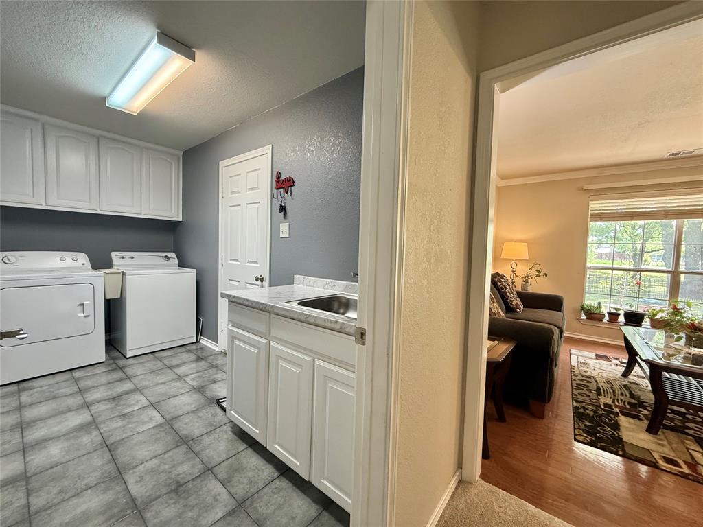 1025 Oak Hollow Lane Property Photo 38