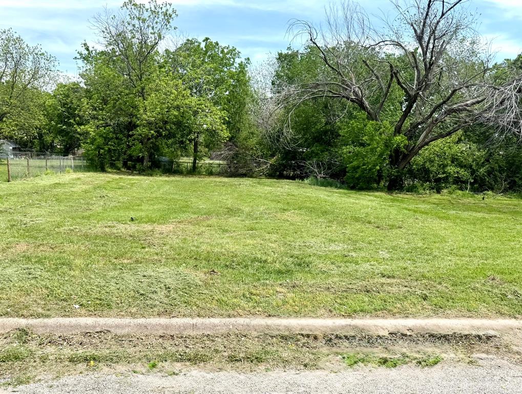 205 W Houston Street Property Photo