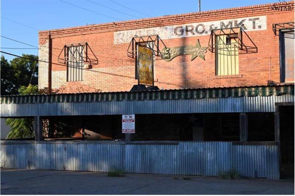 200 N Burnett Street Property Photo