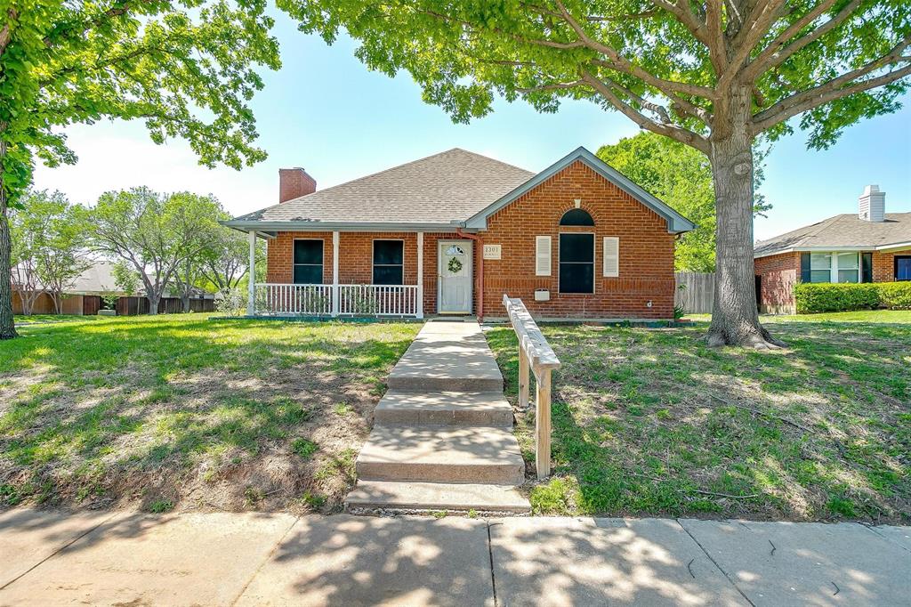 1301 Highcrest Drive Property Photo
