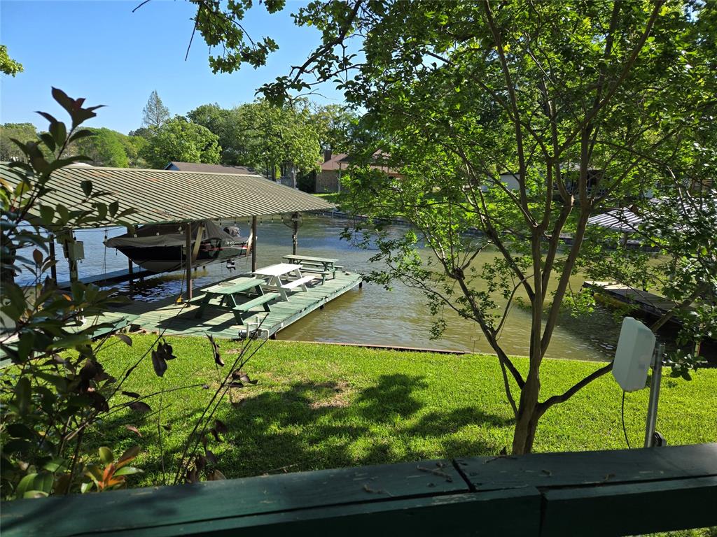 126 Bay Drive Property Photo 1