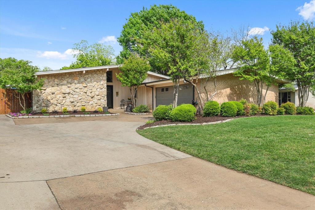 2843 Bay Meadows Circle Property Photo