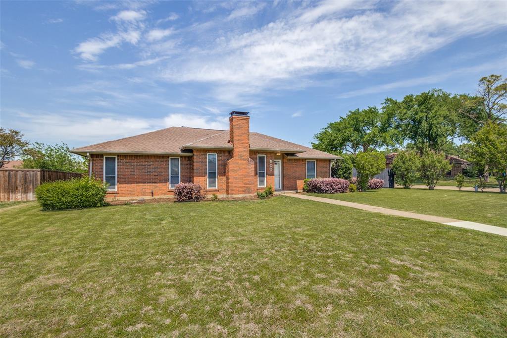900 Hillside Lane Property Photo