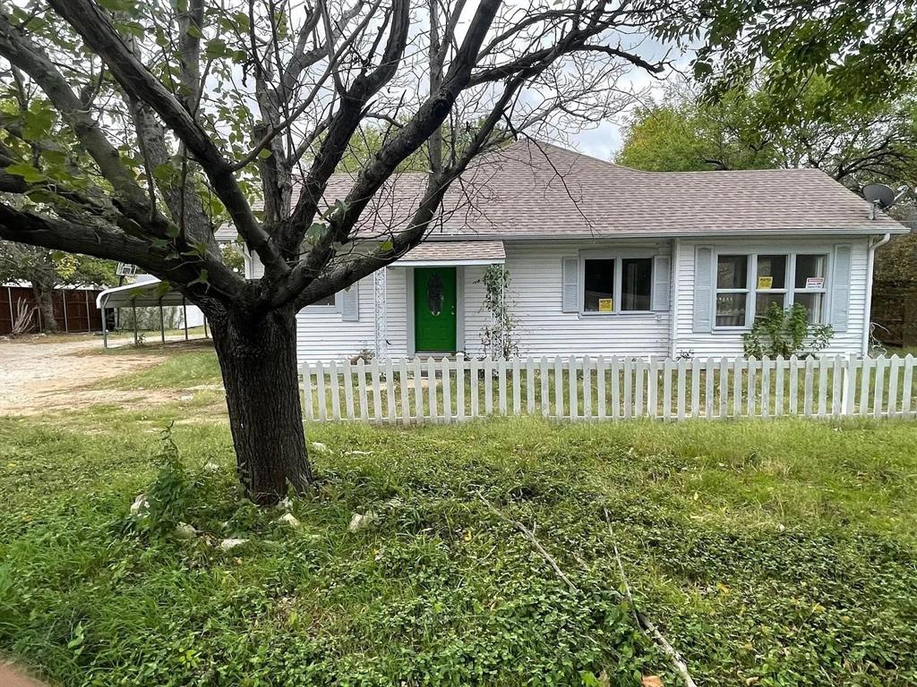 3000 N Locust Property Photo