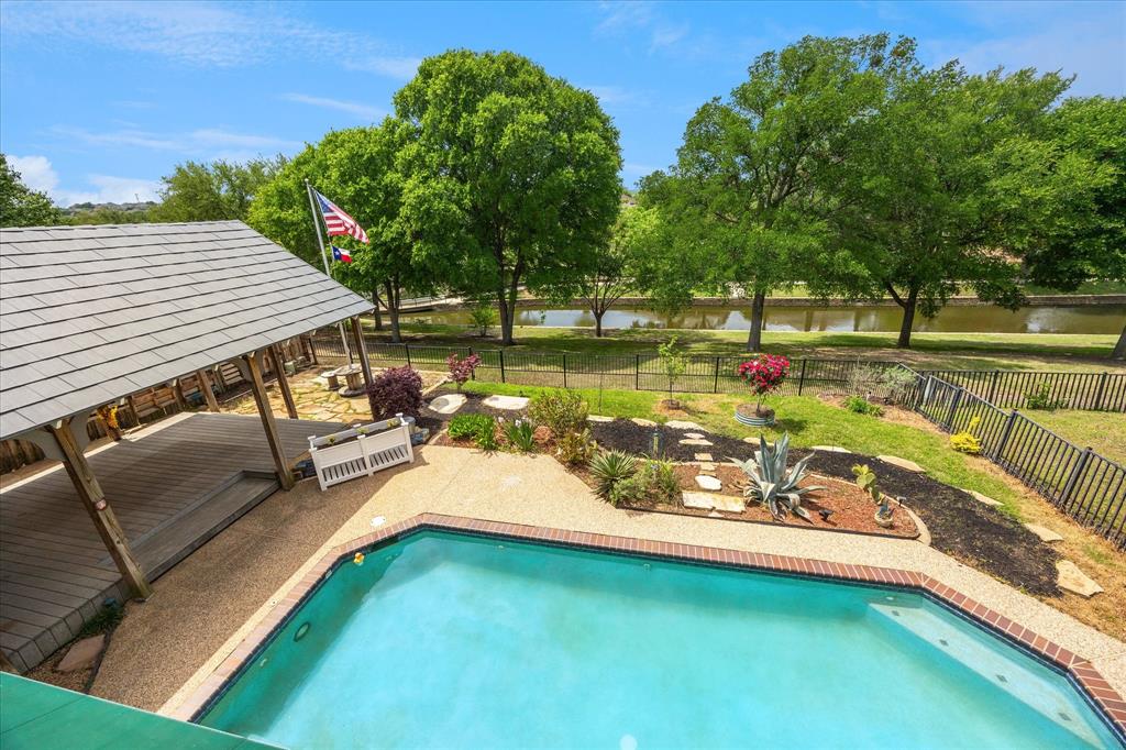 845 Canyon Crest Drive Property Photo