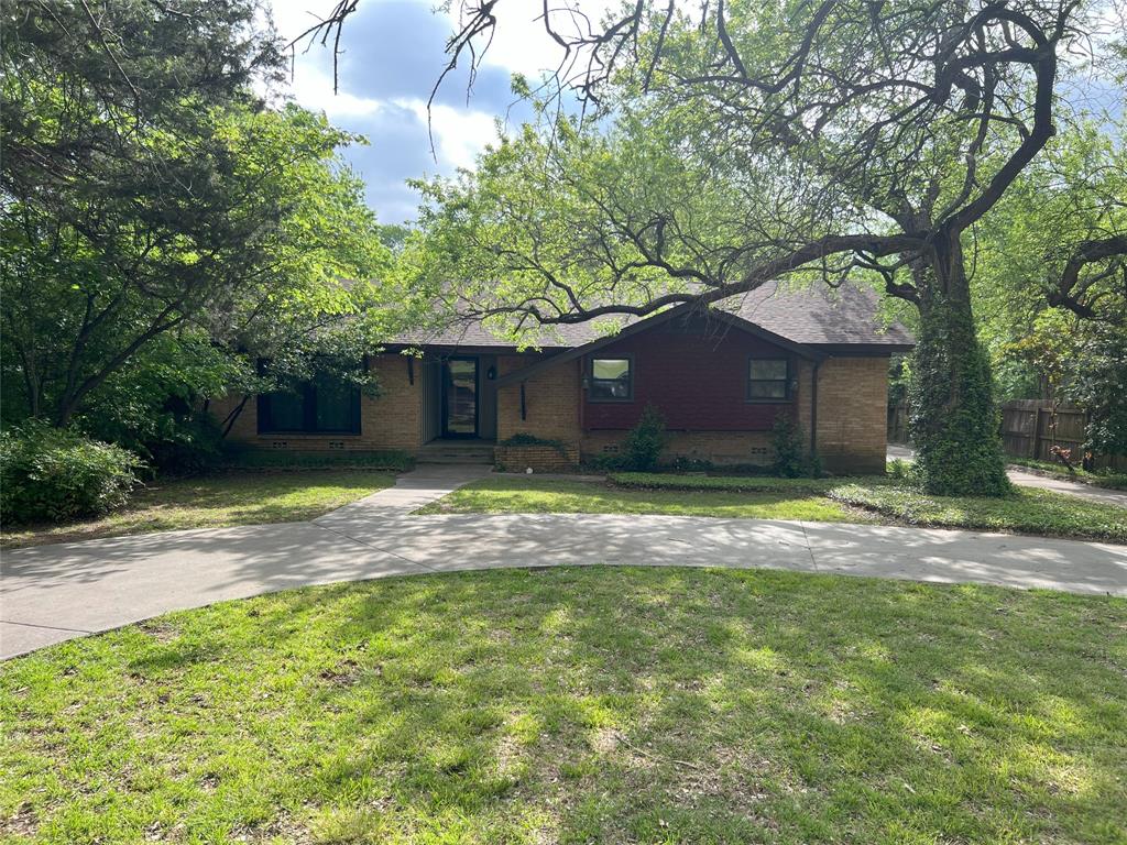 2713 Yorkshire Drive Property Photo