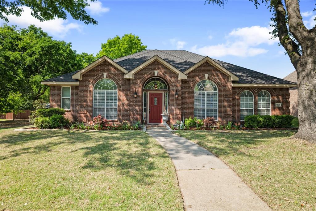 1305 San Mateo Drive Property Photo