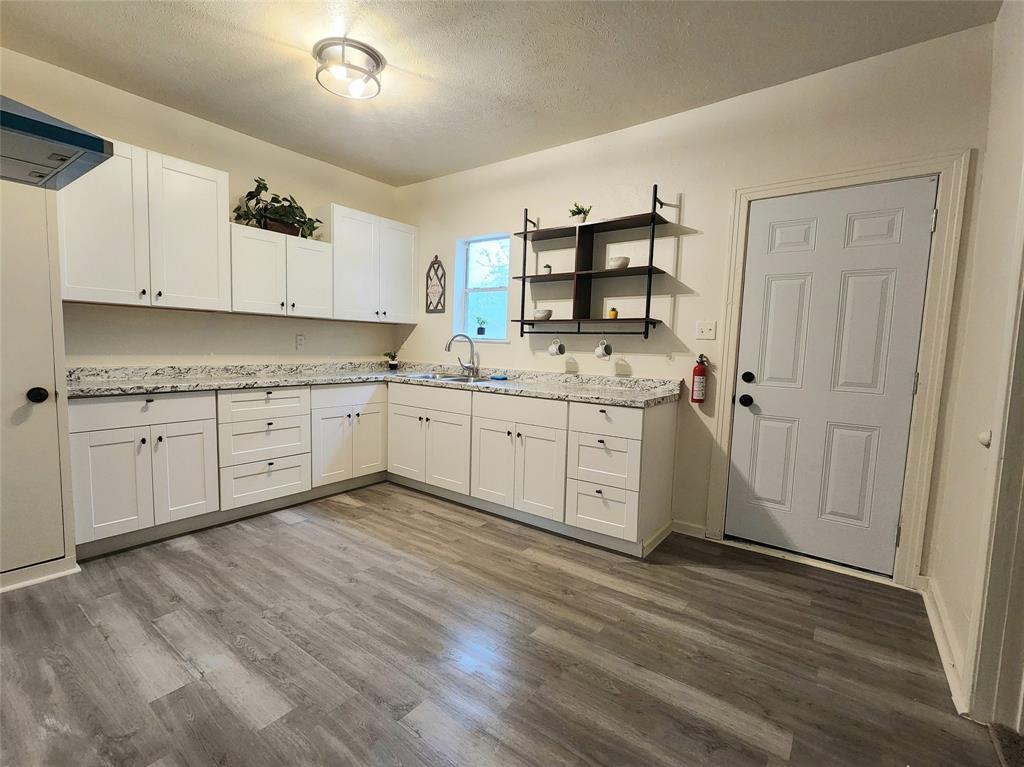 805 E Palestine Street Property Photo