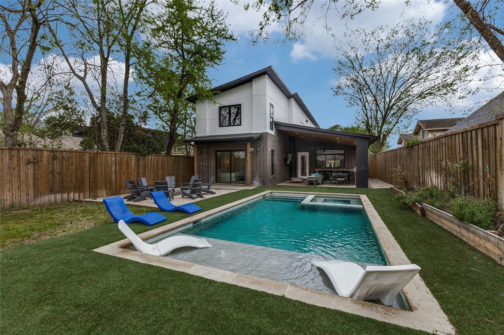 6023 Richmond Avenue Property Photo