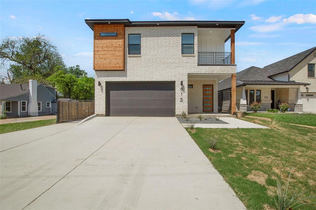 615 Phinney Avenue Property Photo