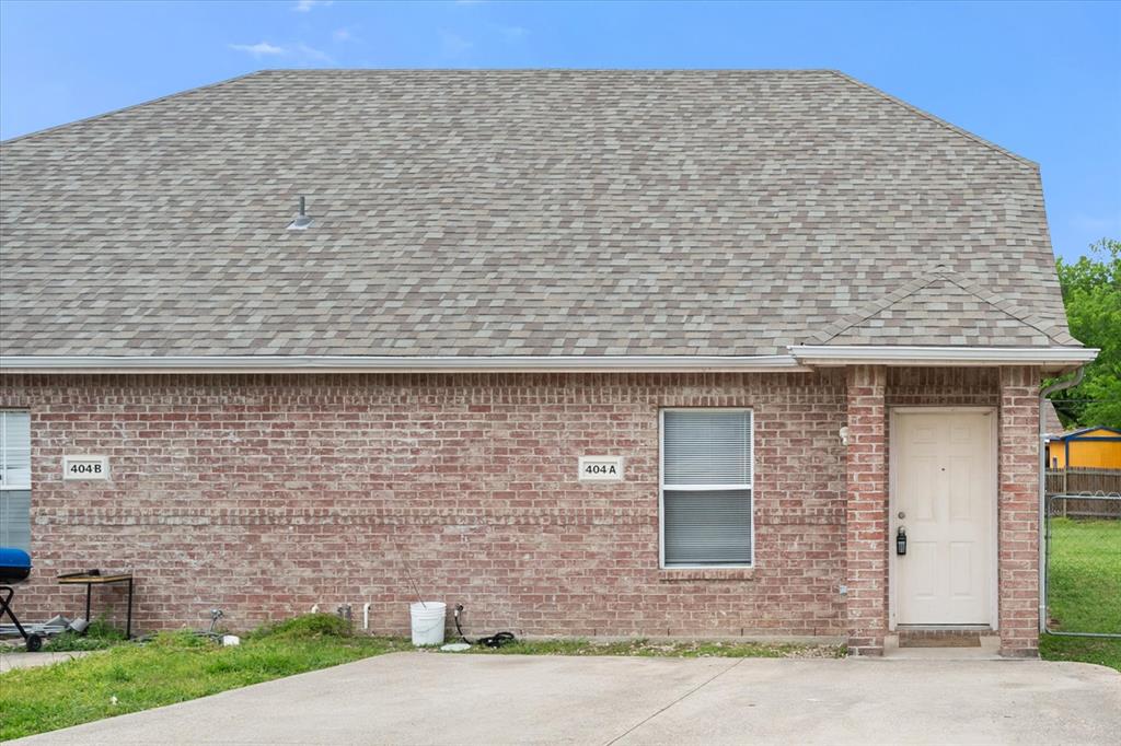 404 Kings Way Drive Property Photo