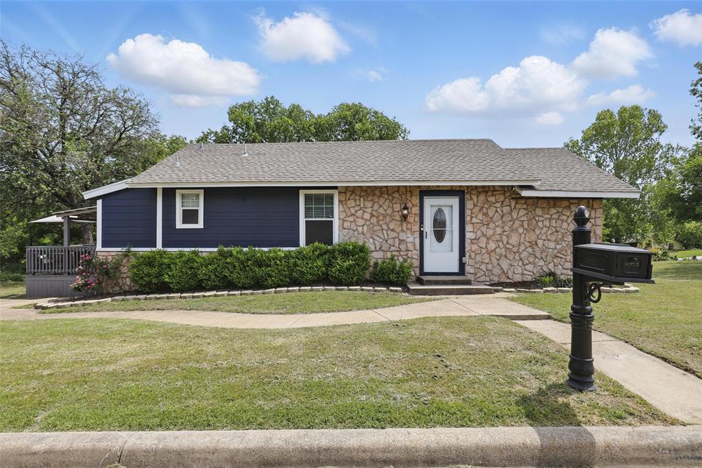 2000 Macie Avenue Property Photo