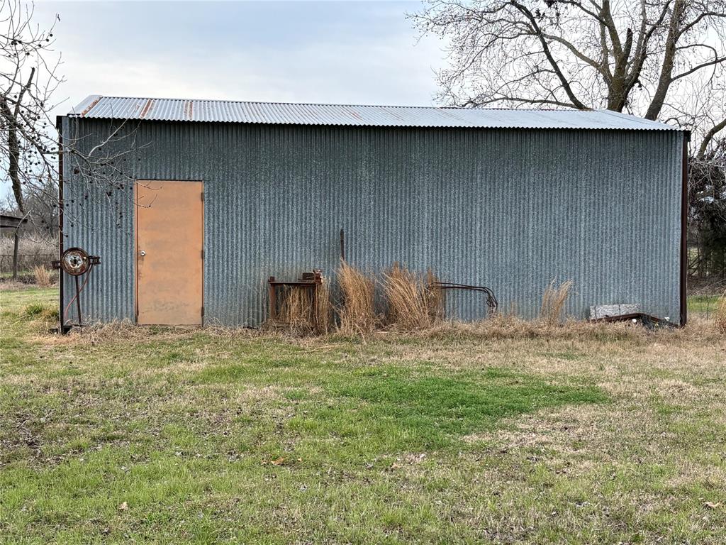 591 County Road 2376 Property Photo 11
