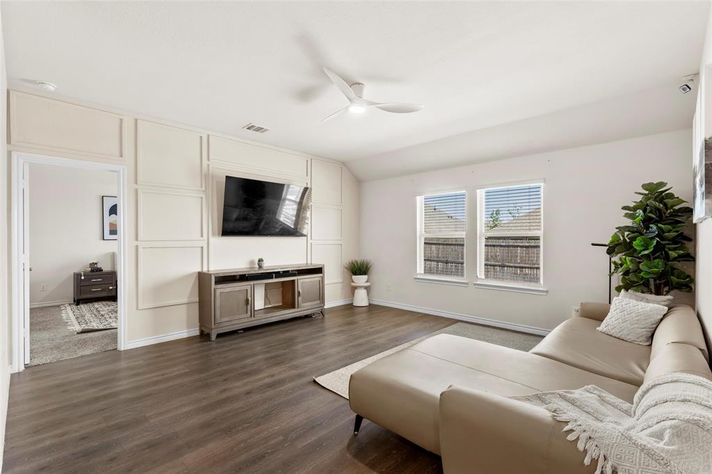 400 Saddle Club Way Property Photo 6