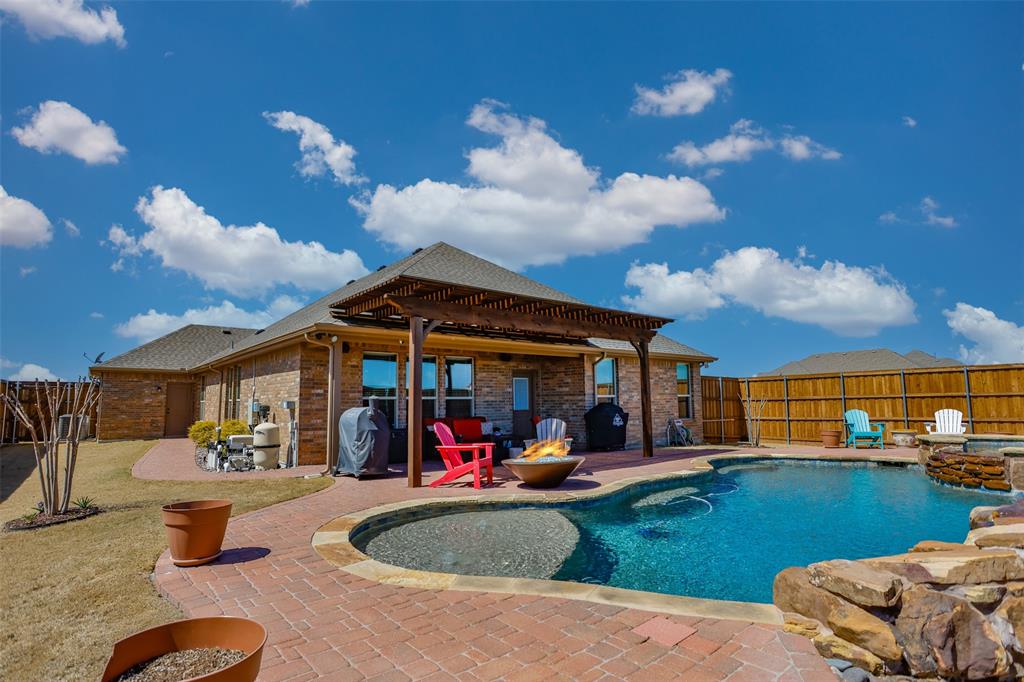 Krum Real Estate Listings Main Image