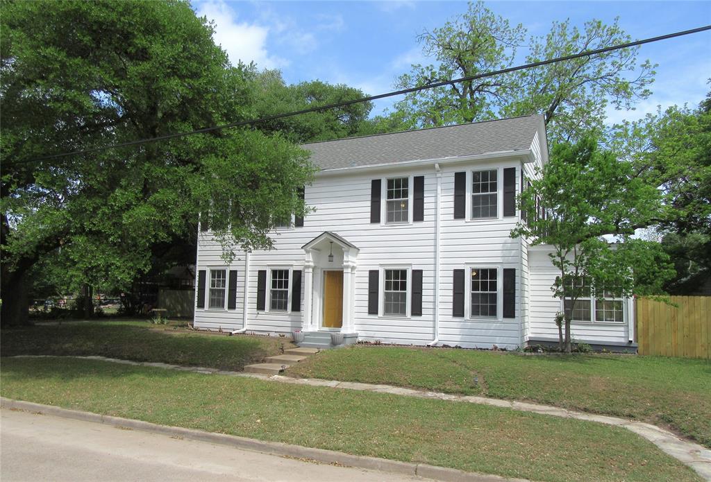 415 Easy Street Property Photo