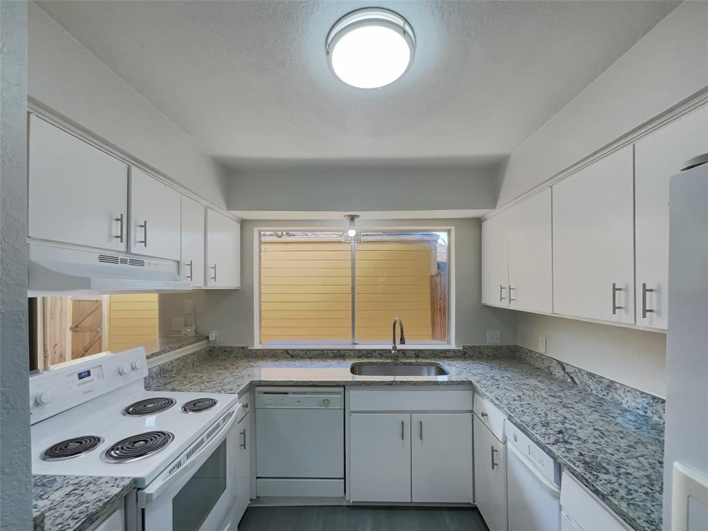 1985 Shorewood Drive Property Photo 6