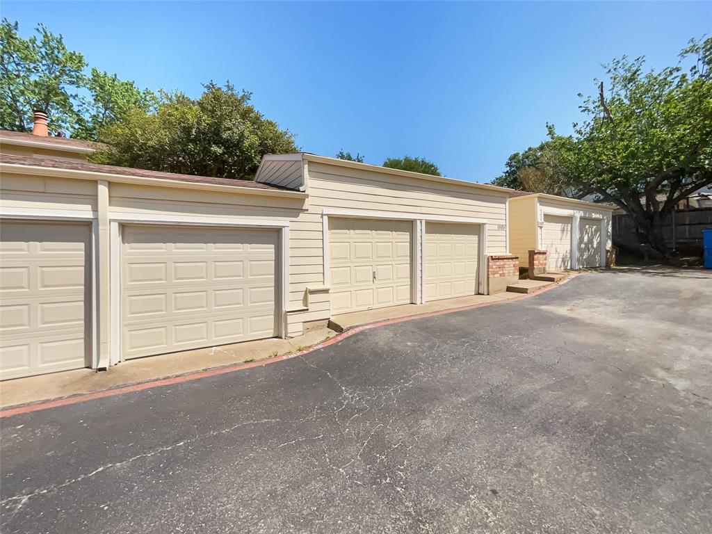 1985 Shorewood Drive Property Photo 12