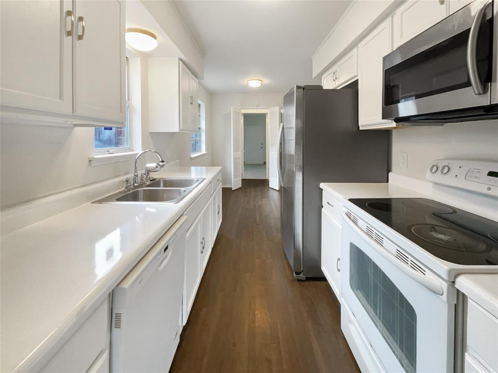 2717 Moonriver Lane Property Photo 10