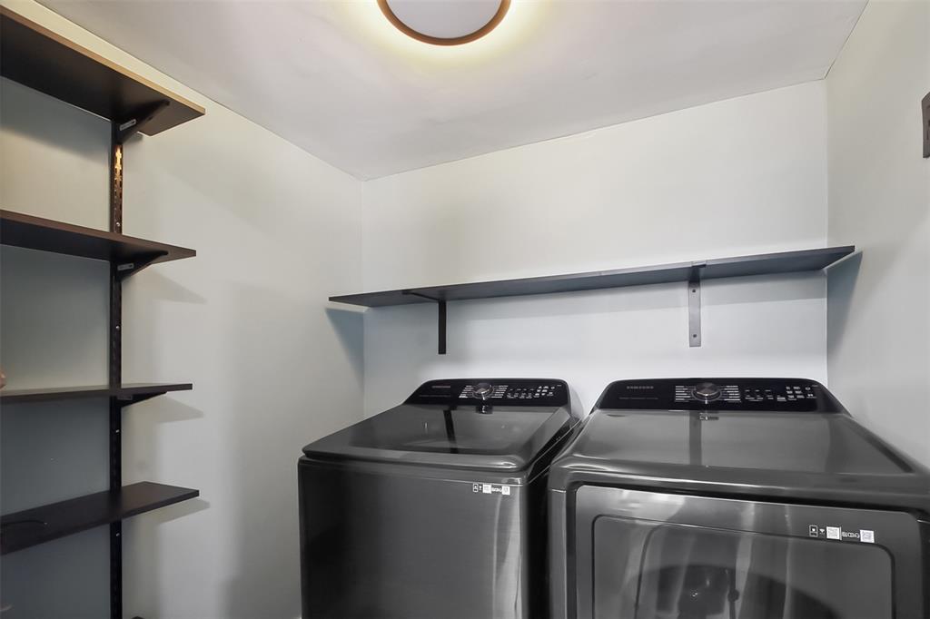 439 Josephine Street Property Photo 15