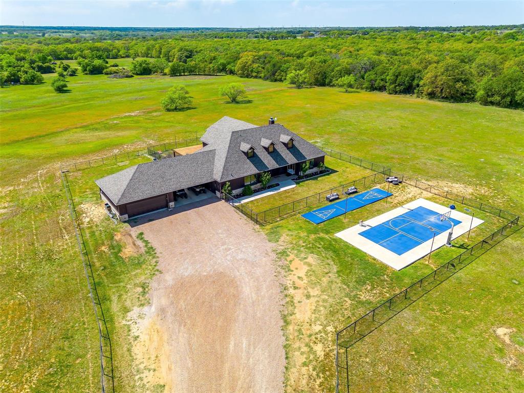 1460 Ross Lane Property Photo