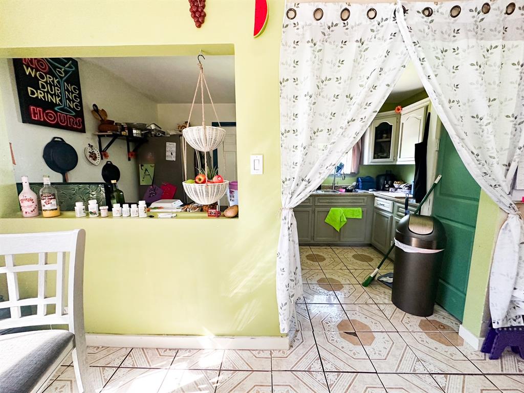 1611 Hansboro Avenue Property Photo 4
