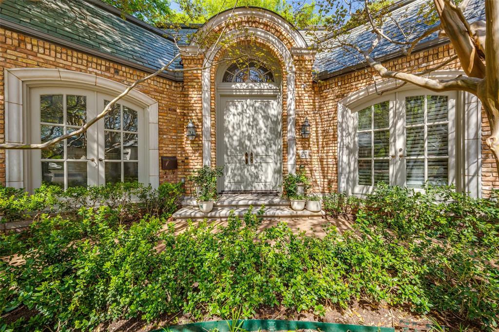 27 Lakeside Park Property Photo