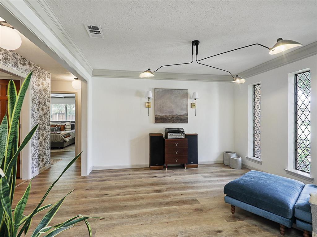 6512 Elkhurst Drive Property Photo 6