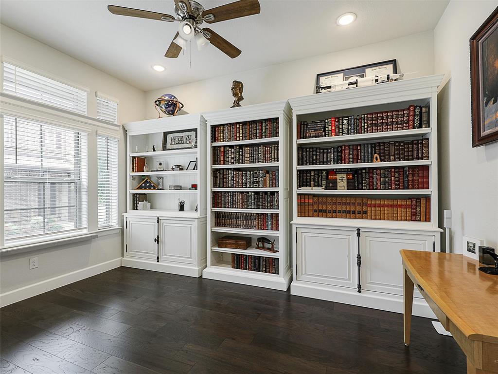 9136 Rock Daisy Court Property Photo 5