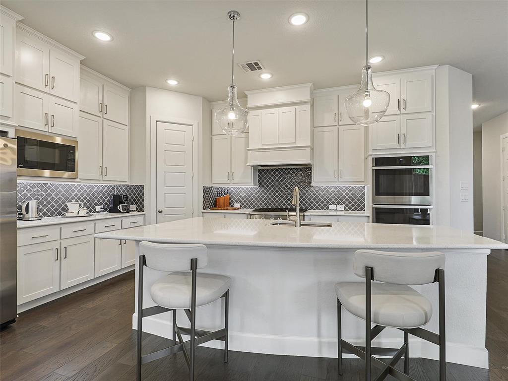9136 Rock Daisy Court Property Photo 14