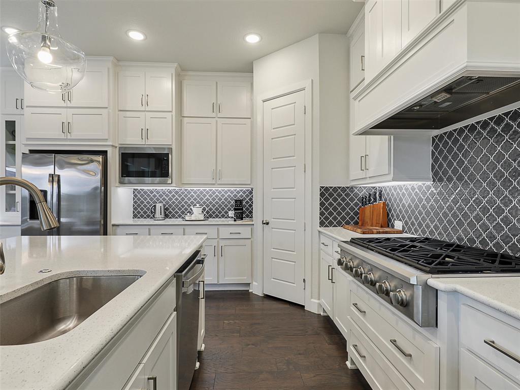 9136 Rock Daisy Court Property Photo 15