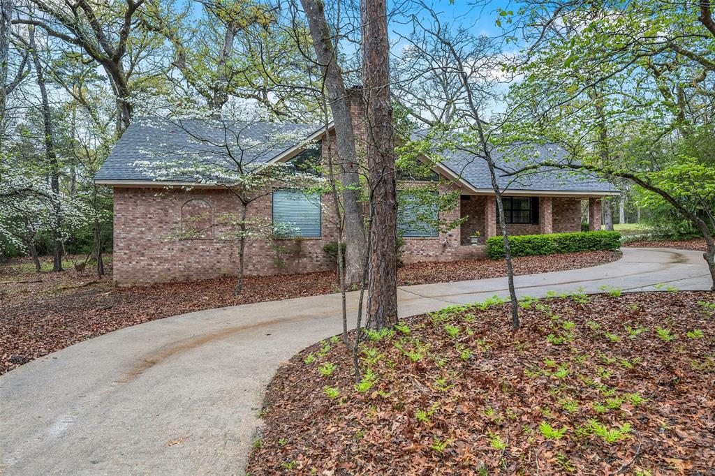 411 Raton Pass Property Photo 1