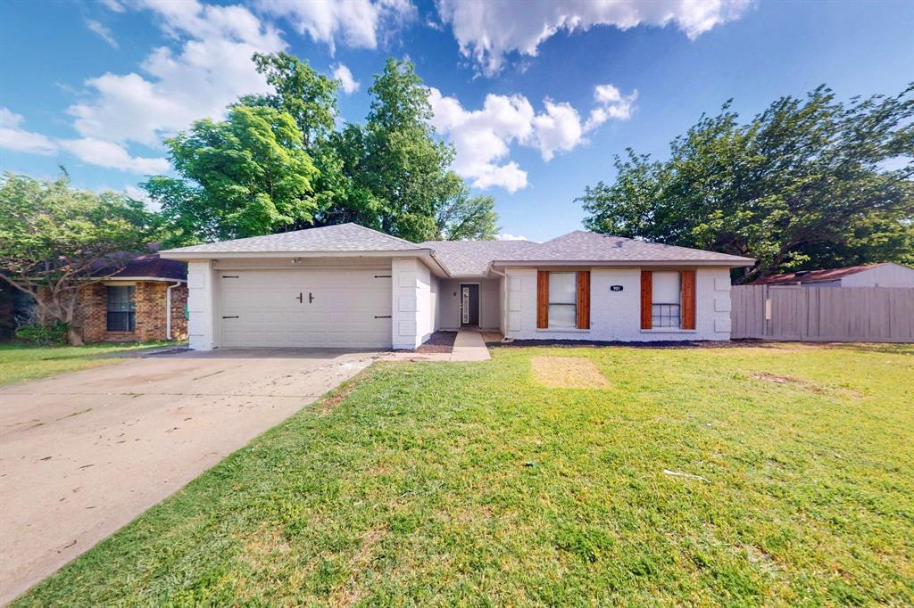 901 Larue Drive Property Photo