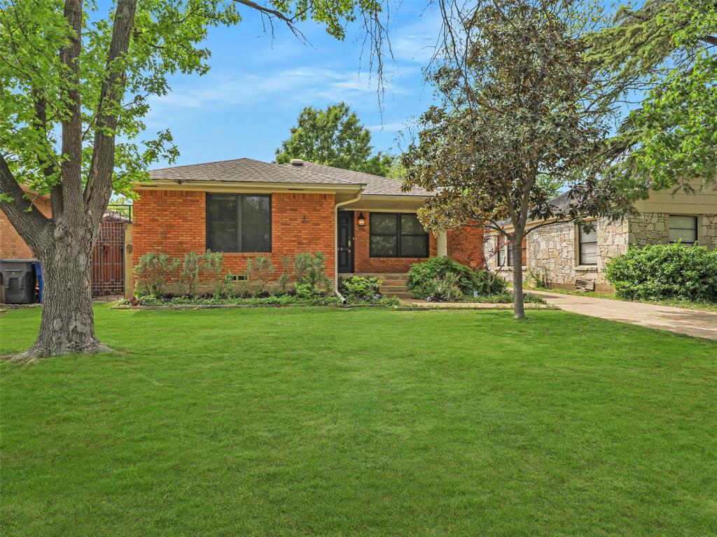 823 Cliffdale Avenue Property Photo 1