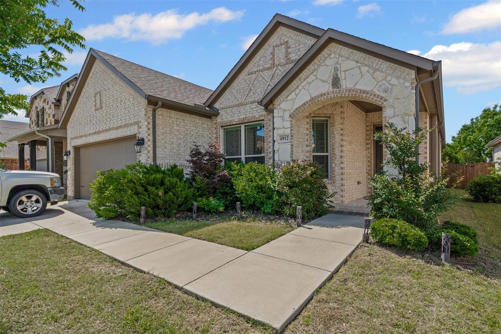6912 Willow Wood Street Property Photo