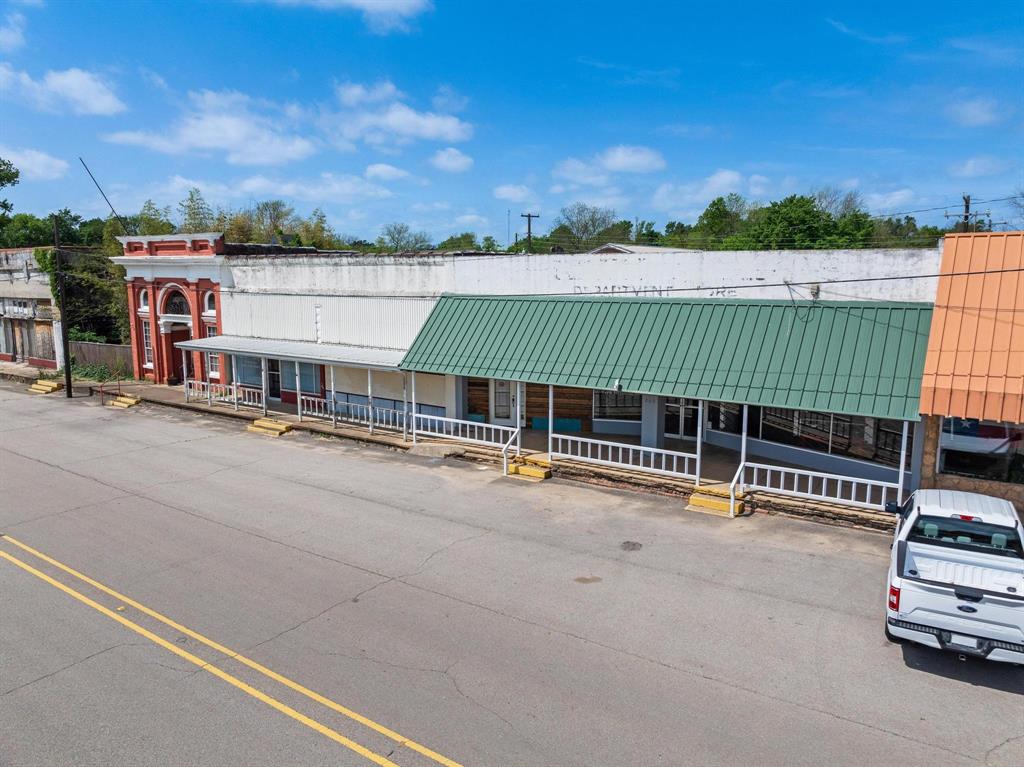 205 Main Street Property Photo