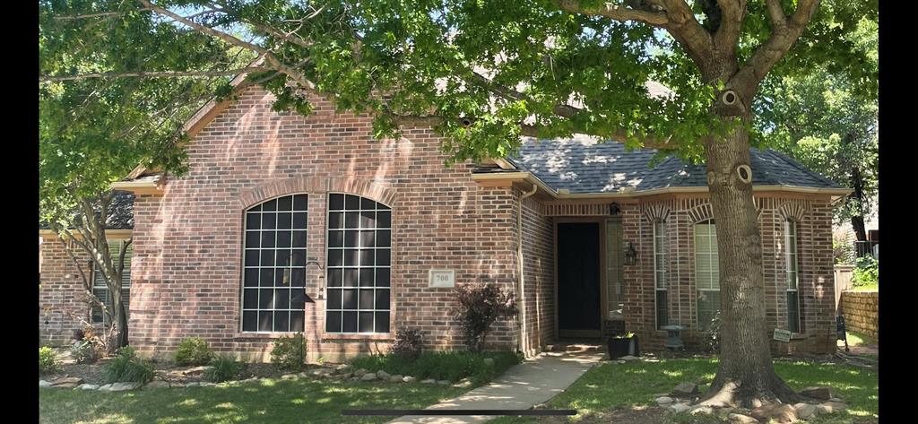 700 Montrose Court Property Photo