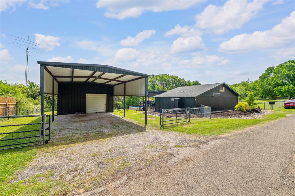 125 Erin Drive Property Photo 4