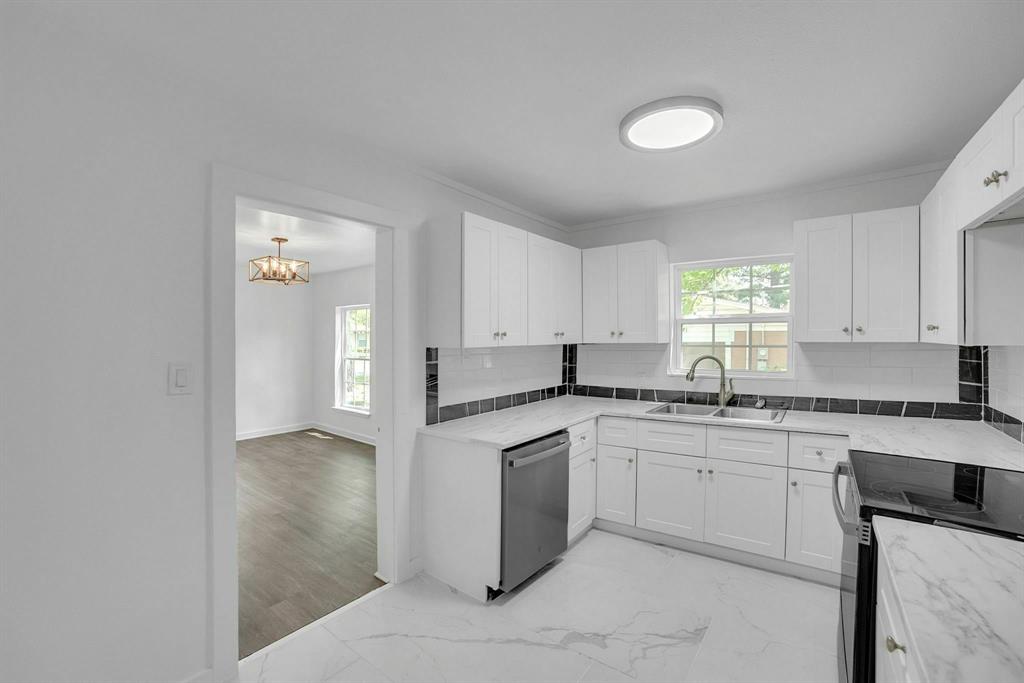 2126 Cedar Street Property Photo