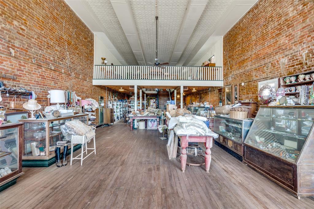 115 S Jefferson Street Property Photo 6